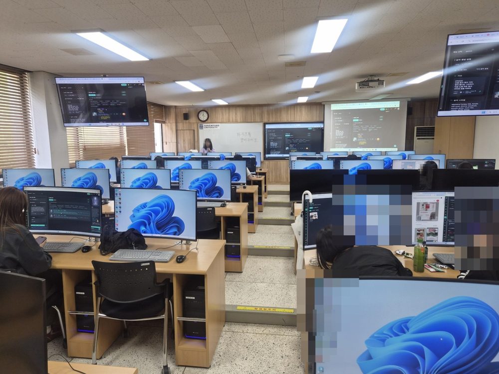 상명대학교 천안캠퍼스 디자인대학 AI 활용 졸업 포트폴리오 특강 현장